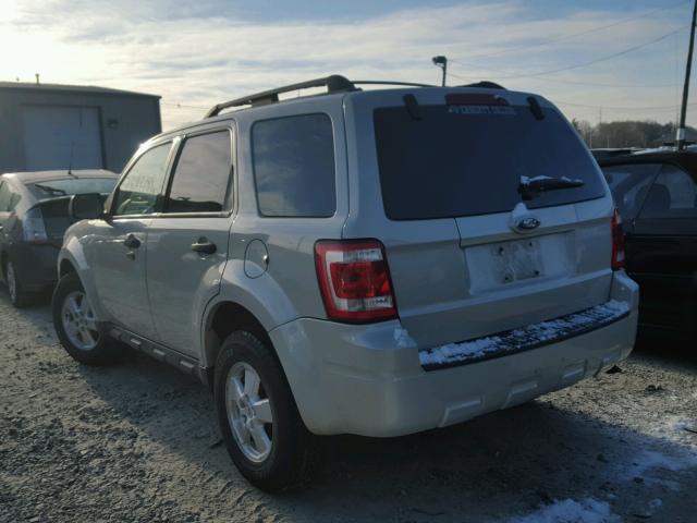 1FMCU93G89KA81275 - 2009 FORD ESCAPE XLT WHITE photo 3