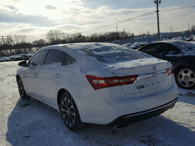 4T1BK1EB1JU269567 - 2018 TOYOTA AVALON XLE WHITE photo 3