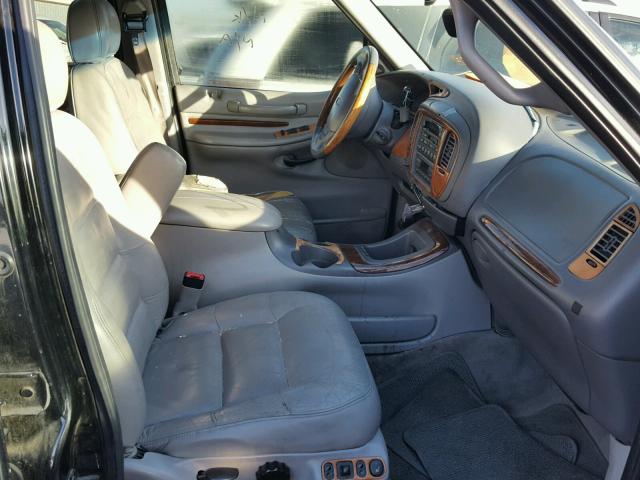 5LMPU28A7XLJ30404 - 1999 LINCOLN NAVIGATOR შავი ფოტო 5