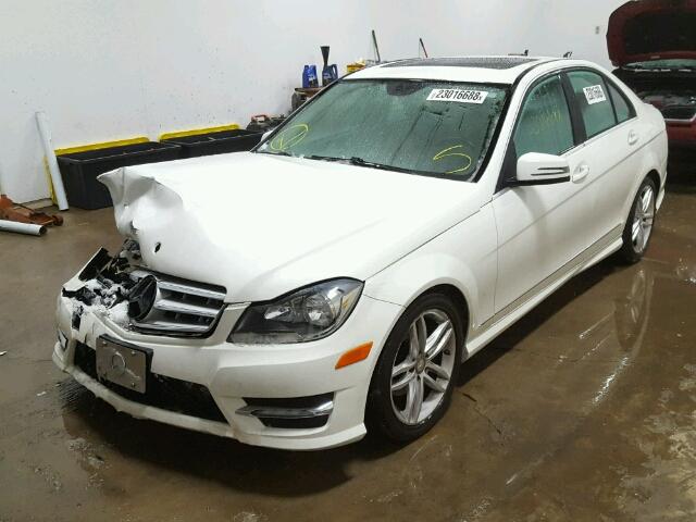 WDDGF8BB1CA729798 - 2012 MERCEDES-BENZ C 300 4MAT WHITE photo 2