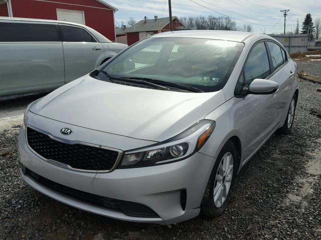 3KPFL4A71HE023567 - 2017 KIA FORTE LX SILVER photo 2