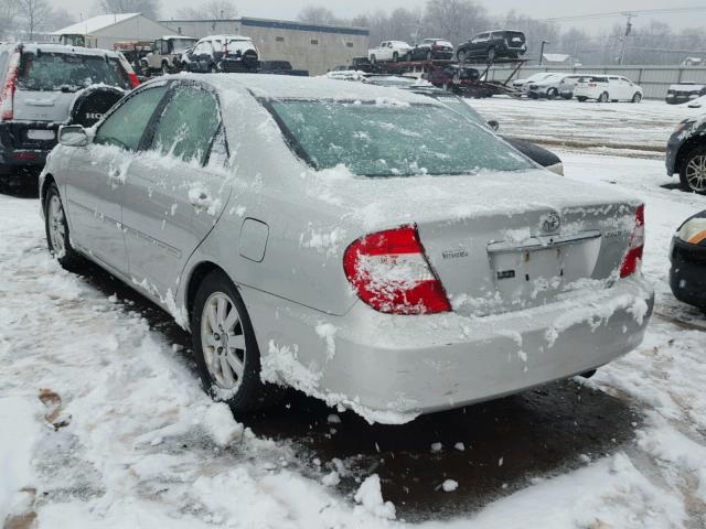 4T1BE30K82U609843 - 2002 TOYOTA CAMRY LE SILVER photo 3