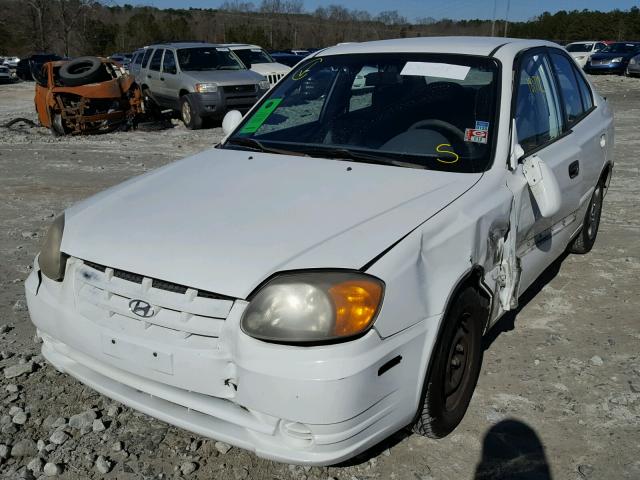 KMHCG45C35U580410 - 2005 HYUNDAI ACCENT GL WHITE photo 2