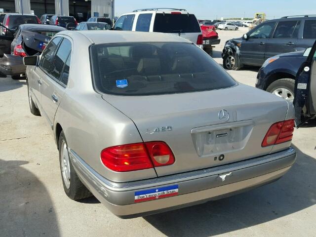 WDBJF72F3VA249342 - 1997 MERCEDES-BENZ E 420 GOLD photo 3