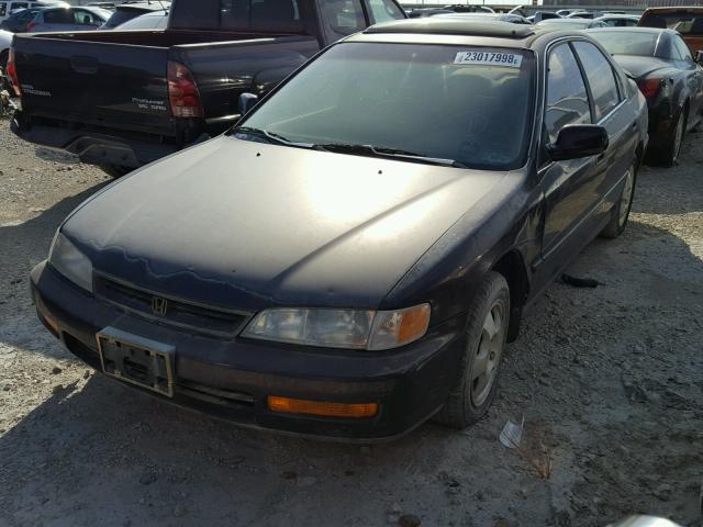 1HGCD5602VA207661 - 1997 HONDA ACCORD SE PURPLE photo 2