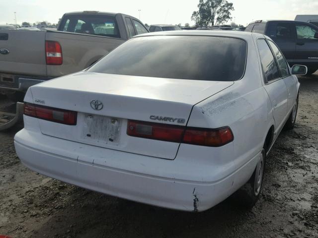 JT2BG22K0W0235045 - 1998 TOYOTA CAMRY CE WHITE photo 4