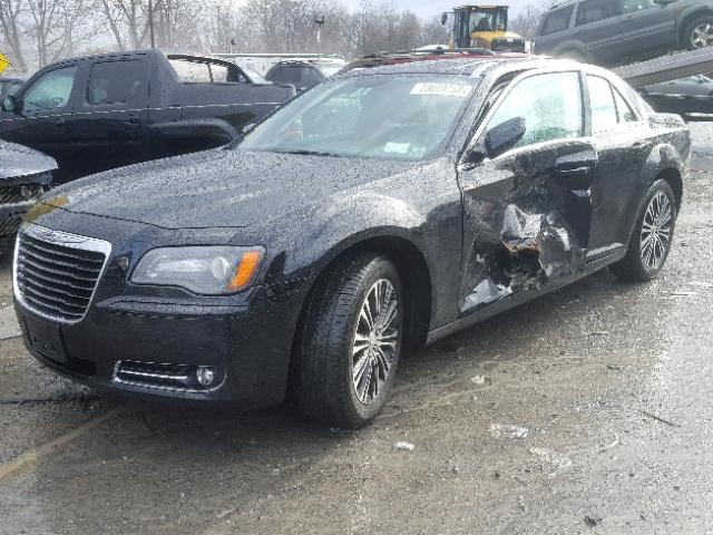 2C3CCAGG4EH163304 - 2014 CHRYSLER 300 S BLACK photo 2