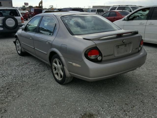 JN1CA31D51T826892 - 2001 NISSAN MAXIMA GXE SILVER photo 3