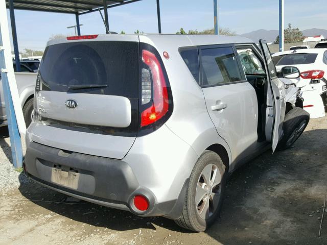 KNDJN2A29G7860515 - 2016 KIA SOUL SILVER photo 4