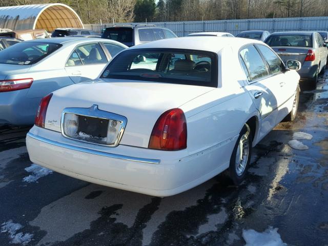 1LNHM81W71Y737431 - 2001 LINCOLN TOWN CAR E WHITE photo 4