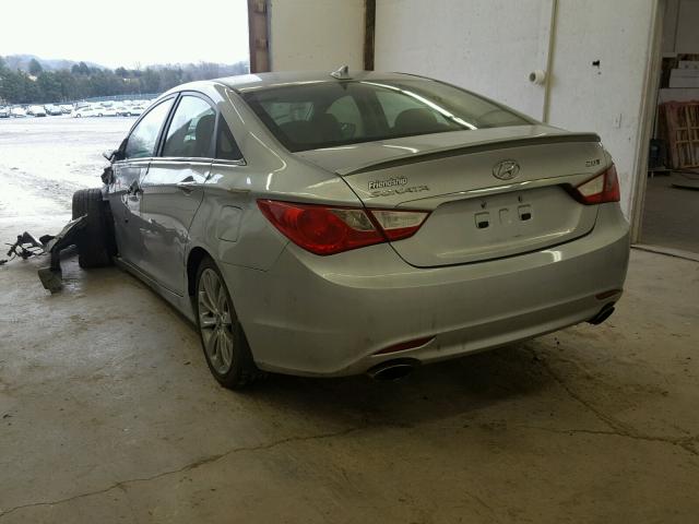 5NPEC4AB4DH560617 - 2013 HYUNDAI SONATA SE SILVER photo 3