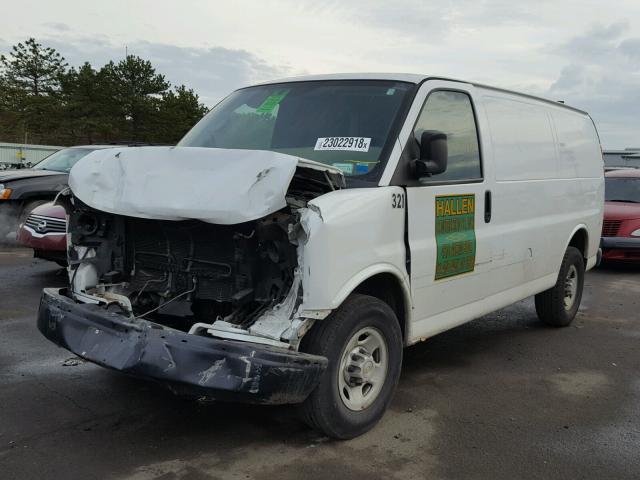 1GCZGTCA4D1105536 - 2013 CHEVROLET EXPRESS G3 WHITE photo 2