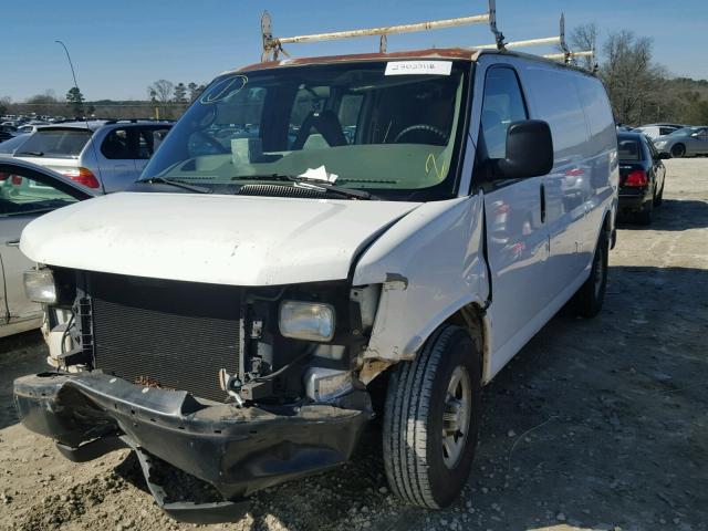 1GCFG15X151253055 - 2005 CHEVROLET EXPRESS G1 WHITE photo 2