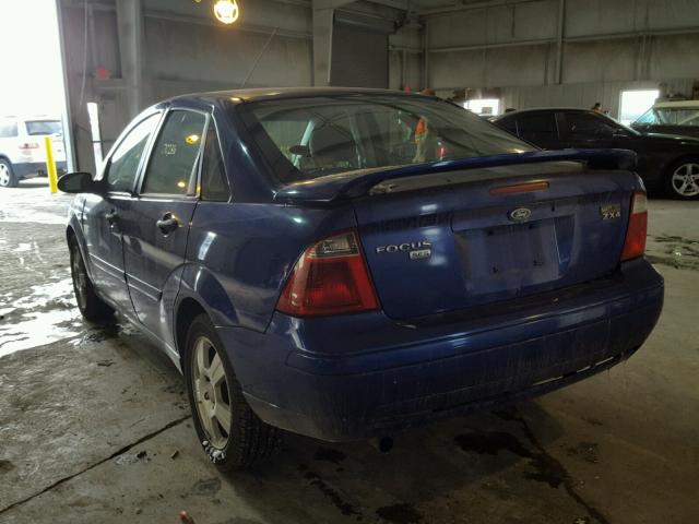 1FAFP34N06W112936 - 2006 FORD FOCUS ZX4 BLUE photo 3