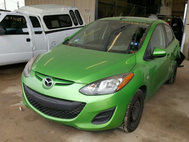 JM1DE1KY8C0149725 - 2012 MAZDA MAZDA2 GREEN photo 2