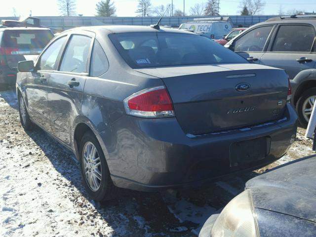 1FAHP35N59W147242 - 2009 FORD FOCUS SE SILVER photo 3