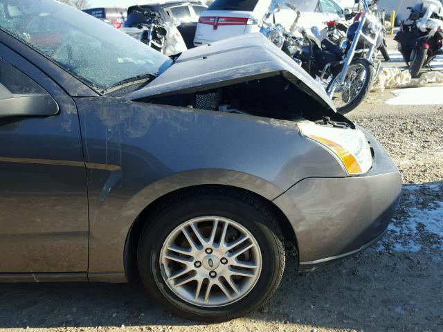 1FAHP35N59W147242 - 2009 FORD FOCUS SE SILVER photo 9