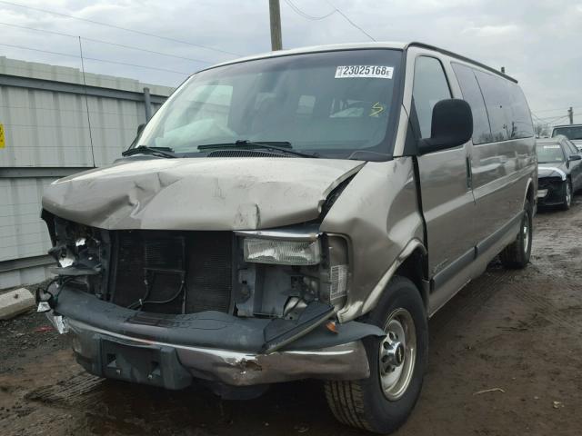 1GAHG39R521149267 - 2002 CHEVROLET EXPRESS G3 GRAY photo 2