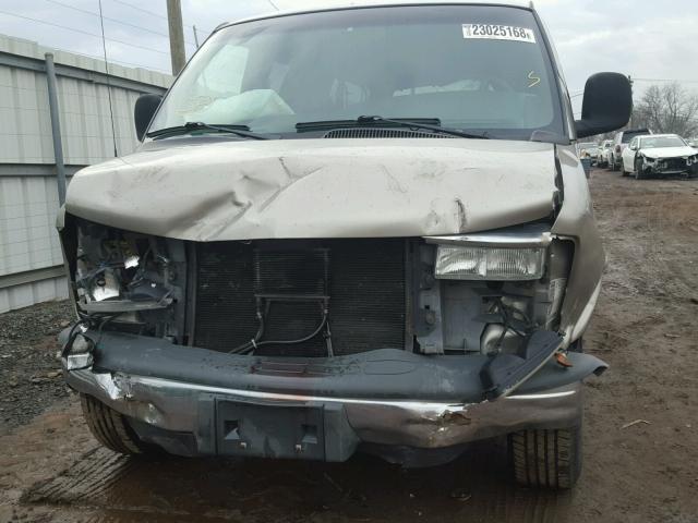 1GAHG39R521149267 - 2002 CHEVROLET EXPRESS G3 GRAY photo 9