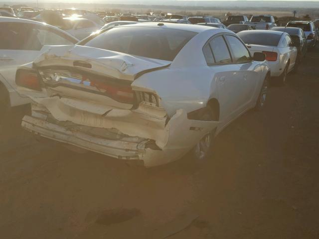 2C3CDXBG1EH187714 - 2014 DODGE CHARGER SE WHITE photo 4