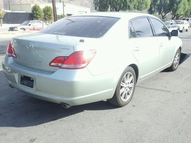 4T1BK36B95U002810 - 2005 TOYOTA AVALON XL GREEN photo 4