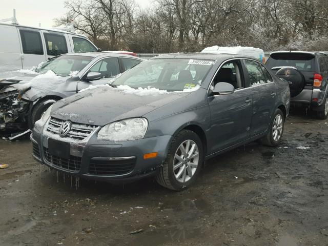 3VWRZ7AJ8AM031425 - 2010 VOLKSWAGEN JETTA SE GRAY photo 2