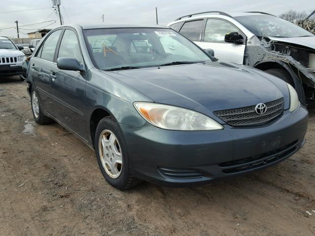4T1BE32K22U520542 - 2002 TOYOTA CAMRY LE GREEN photo 1