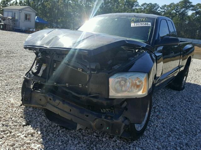 1D7HE42K45S119598 - 2005 DODGE DAKOTA SLT BLACK photo 2