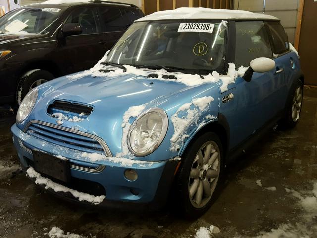 WMWRE33472TD50655 - 2002 MINI COOPER S BLUE photo 2