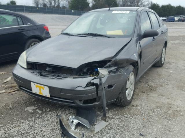 1FAFP34N77W310088 - 2007 FORD FOCUS ZX4 GRAY photo 2