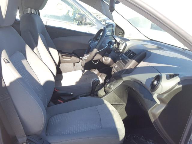 1G1JA6SH0D4198545 - 2013 CHEVROLET SONIC LS 白色 照片 5