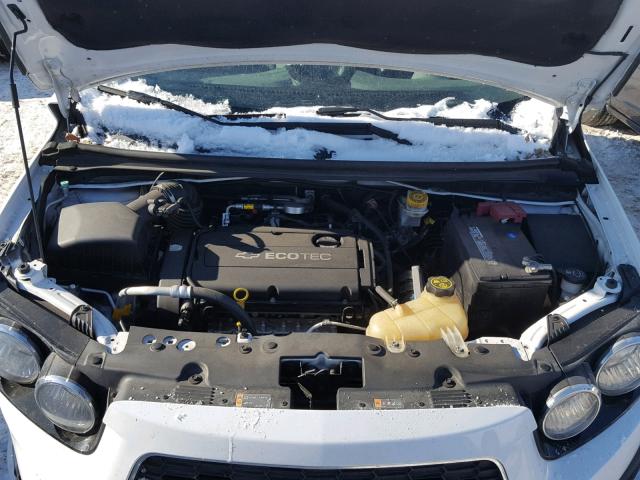 1G1JA6SH0D4198545 - 2013 CHEVROLET SONIC LS 白色 照片 7