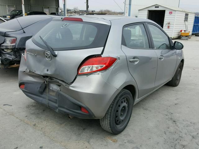 JM1DE1KY3C0142052 - 2012 MAZDA MAZDA2 GRAY photo 4