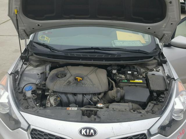 KNAFK4A67G5501475 - 2016 KIA FORTE LX SILVER photo 7