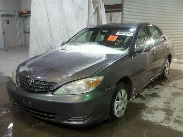 4T1BE32K02U595384 - 2002 TOYOTA CAMRY LE GRAY photo 2