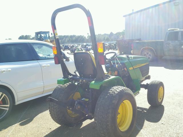 LV4115H110966 - 2004 JOHN DEERE TRACTOR GREEN photo 4