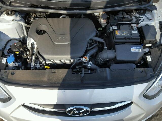 KMHCT4AE2HU318689 - 2017 HYUNDAI ACCENT SE SILVER photo 7