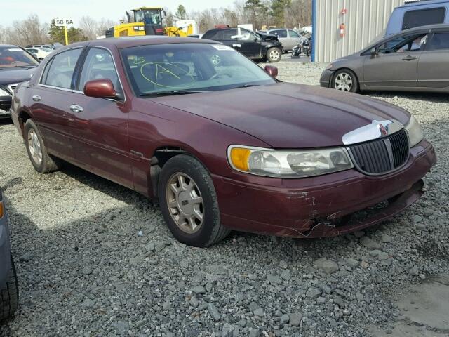 1LNHM82W82Y644823 - 2002 LINCOLN TOWN CAR S BURGUNDY photo 1