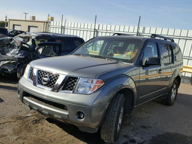 5N1AR18UX5C770344 - 2005 NISSAN PATHFINDER GRAY photo 2