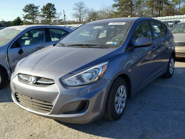 KMHCT5AE4GU283707 - 2016 HYUNDAI ACCENT SE GRAY photo 2