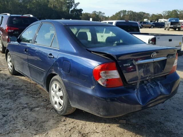 4T1BE32K92U521624 - 2002 TOYOTA CAMRY LE BLUE photo 3