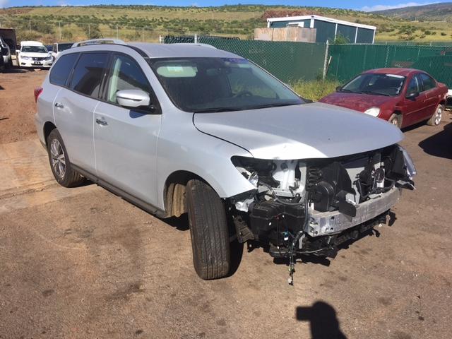 5N1DR2MN6JC615981 - 2018 NISSAN PATHFINDER SILVER photo 1