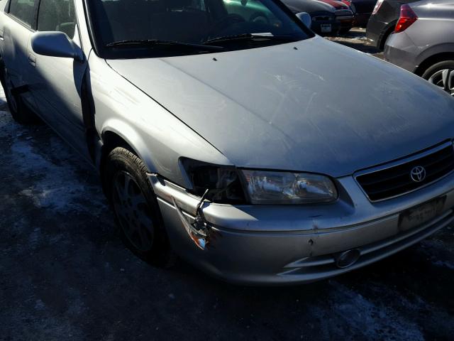 4T1BF22K3YU097387 - 2000 TOYOTA CAMRY LE SILVER photo 9