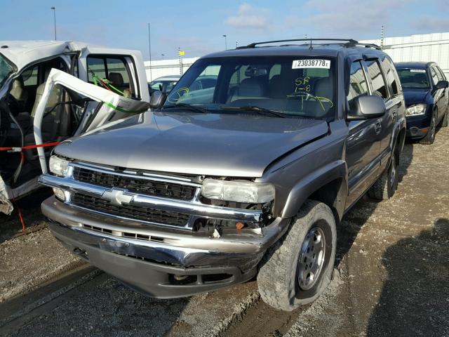 1GNEK13ZX2J194444 - 2002 CHEVROLET TAHOE K150 GRAY photo 2