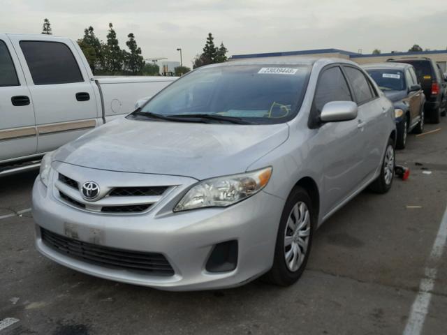 2T1BU4EE7CC912255 - 2012 TOYOTA COROLLA BA SILVER photo 2