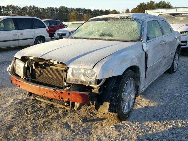 2C3CK5CV3AH169507 - 2010 CHRYSLER 300 TOURIN SILVER photo 2