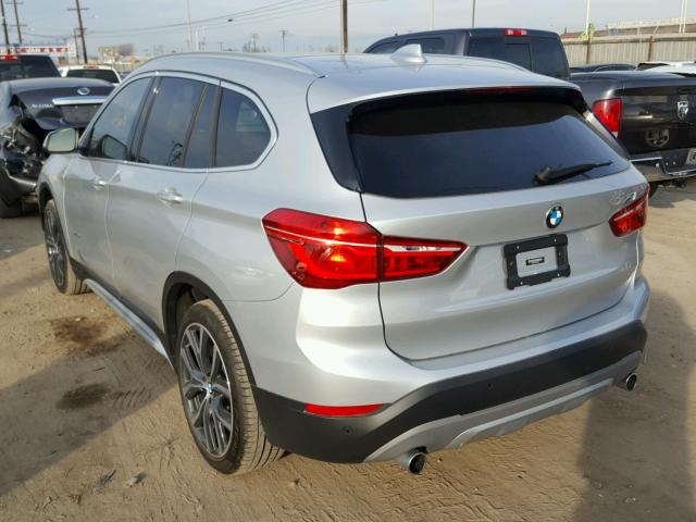 WBXHT3C35H5F70243 - 2017 BMW X1 XDRIVE2 SILVER photo 3