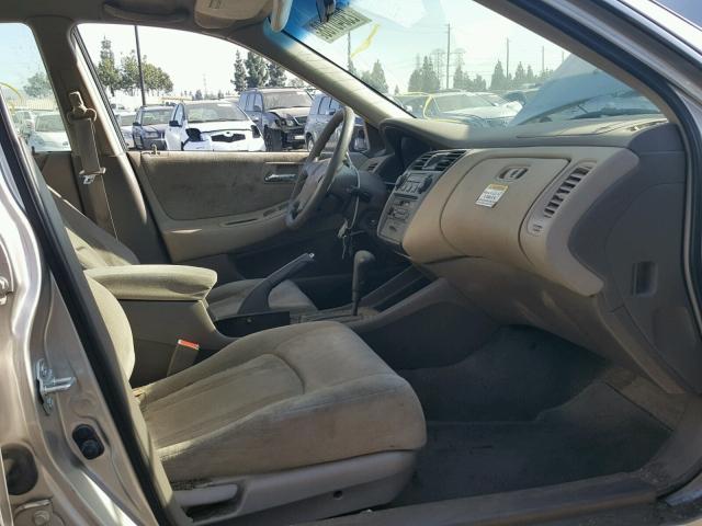 JHMCG6653XC033631 - 1999 HONDA ACCORD LX BROWN photo 5