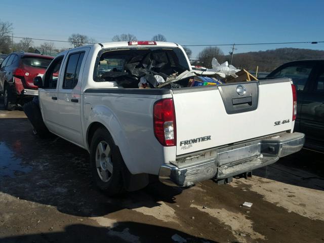 1N6AD07W08C438642 - 2008 NISSAN FRONTIER C WHITE photo 3