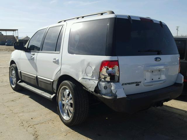 1FMPU15505LA10767 - 2005 FORD EXPEDITION WHITE photo 3